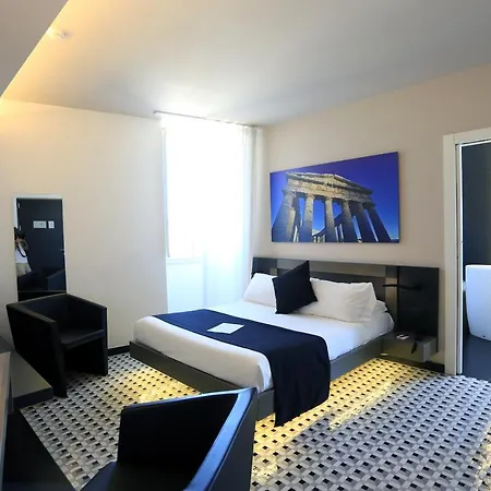 Zafran Boutique Hotel 4*