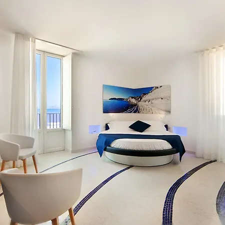 Zafran Boutique Hotel 4*