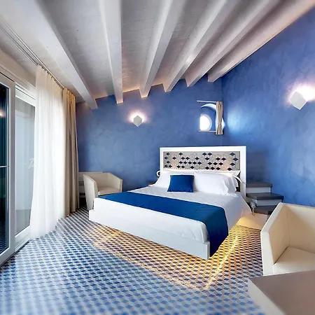 Zafran Boutique Hotel 4*